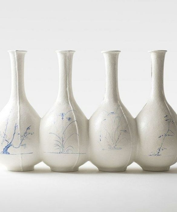 <p>L'artigianato coreano torna al Fuorisalone con&nbsp;<Shift Craft>, in cui 20 artisti artigiani rappresentativi della Corea, attivi in vari campi tra cui, ceramica, metallo, legno, vetro, lacca e pirografia nakhwa, dimostrano le possibilit&agrave; di tramandare e applicare le tradizioni attraverso dieci categorie tematiche. &ldquo;Casa&rdquo; della mostra la&nbsp;Fondazione Giangiacomo Feltrinelli, in via Pasubio. -</p>
